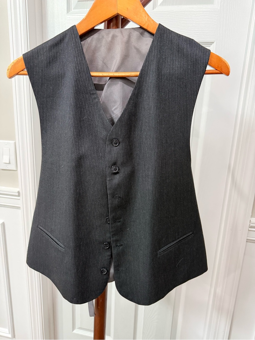 Men's Charcoal Pinstripe Three-Button Three piece Suit Set S44 - Picture 7 of 9